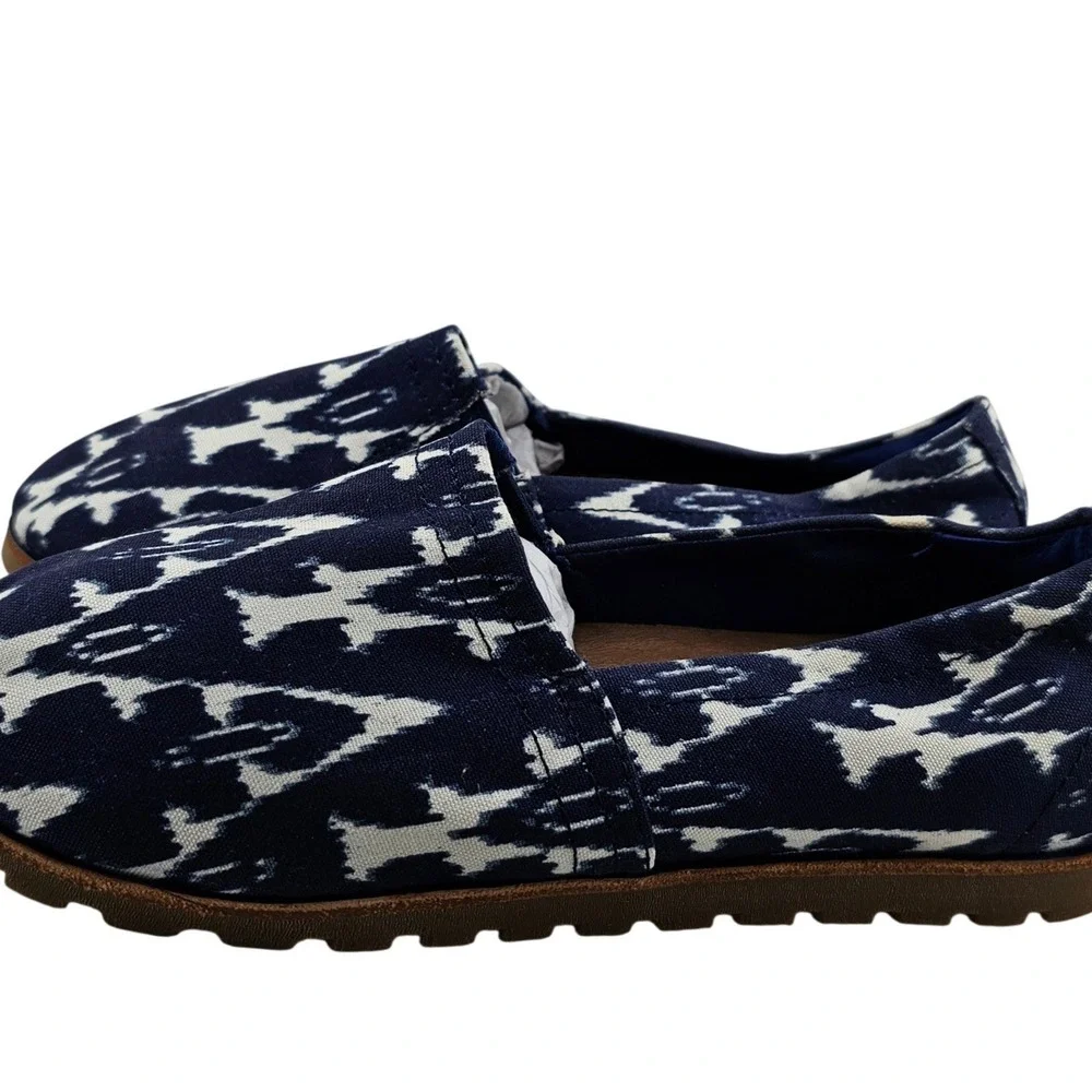 LLBean Womens Shoes Slip On Ikat Print Navy White Size 7‎ Medium Flat Espadrille - Picture 2 of 9